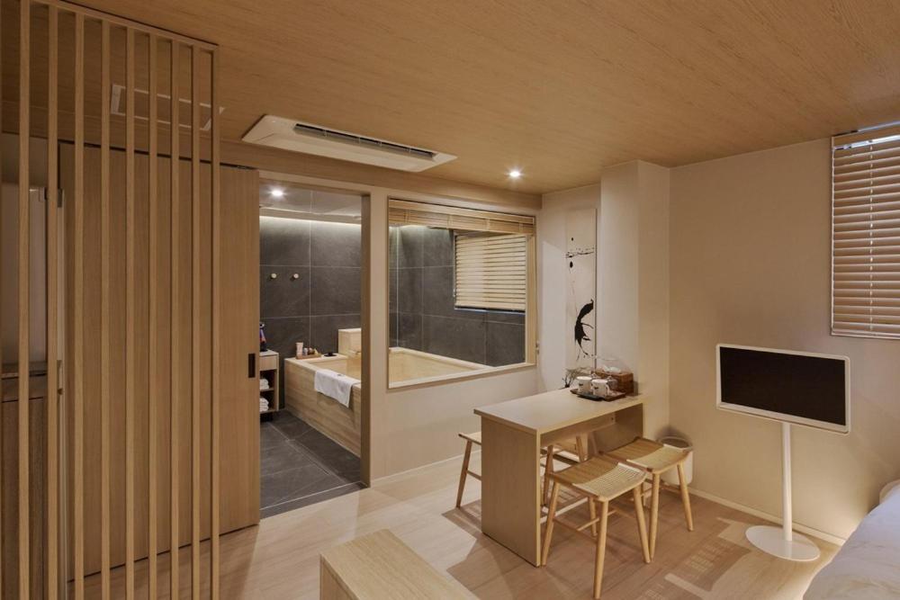 Whalero Gimpo Airport Guest house